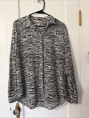 H&M Black and White Zebra Print Button-Up Blouse
